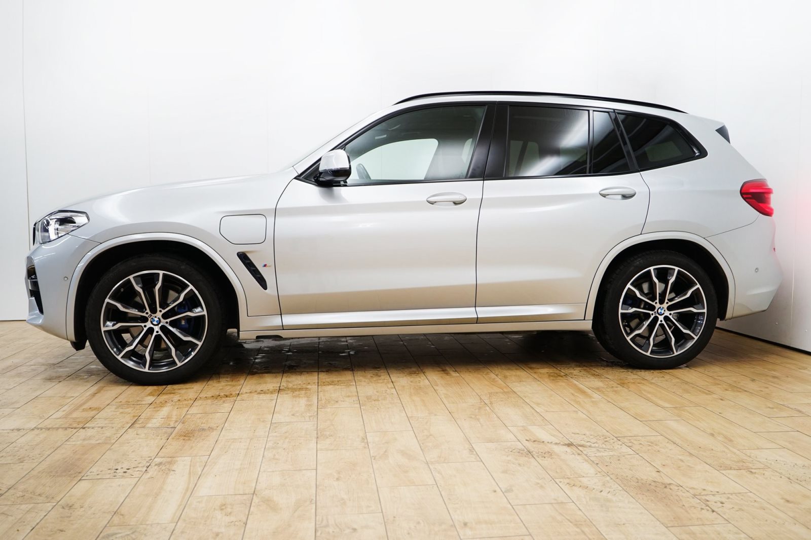 Fahrzeugabbildung BMW X3 xDrive30e [M Sport, LC Prof., HUD, 20 LMR]