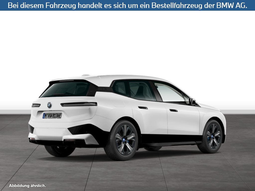 Fahrzeugabbildung BMW iX xDrive40