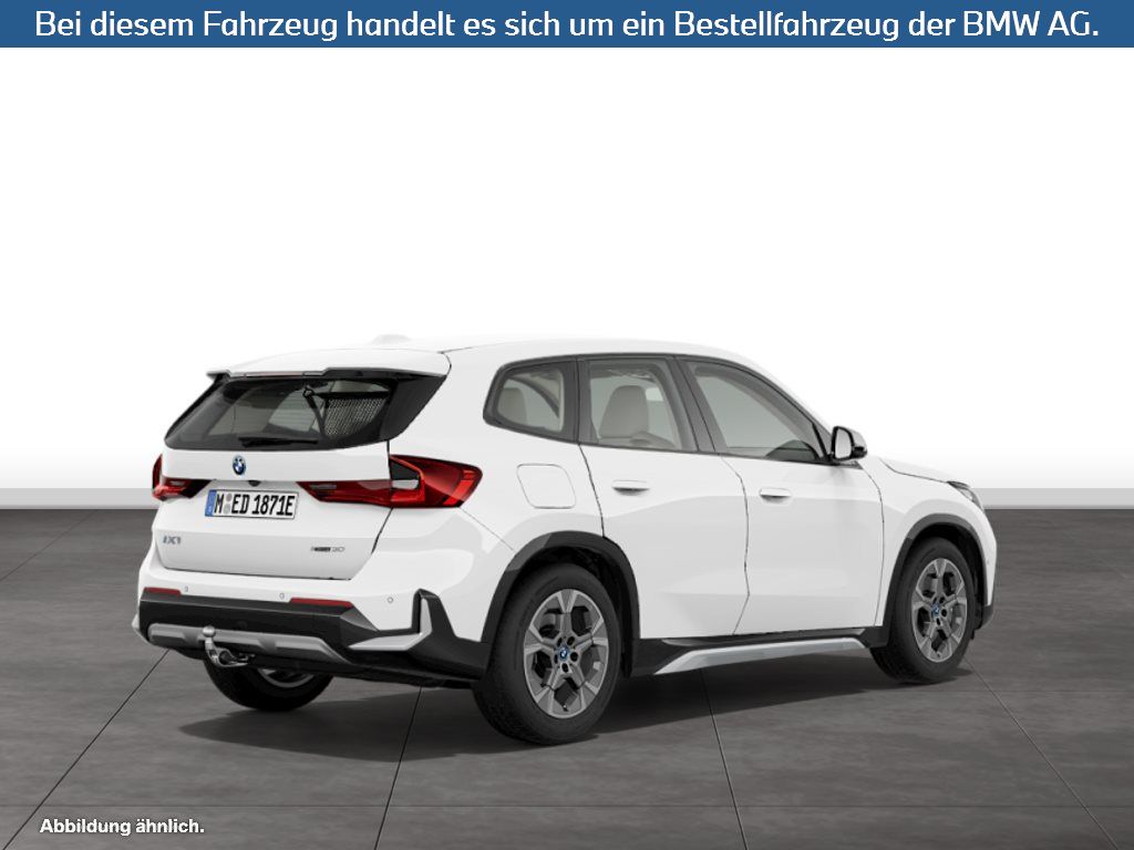 Fahrzeugabbildung BMW iX1 xDrive30