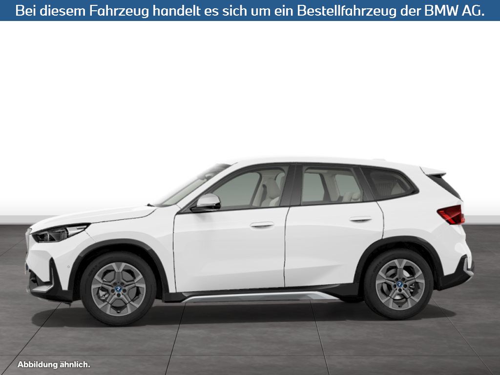 Fahrzeugabbildung BMW iX1 xDrive30