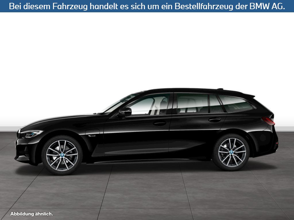 Fahrzeugabbildung BMW 330e xDrive Touring