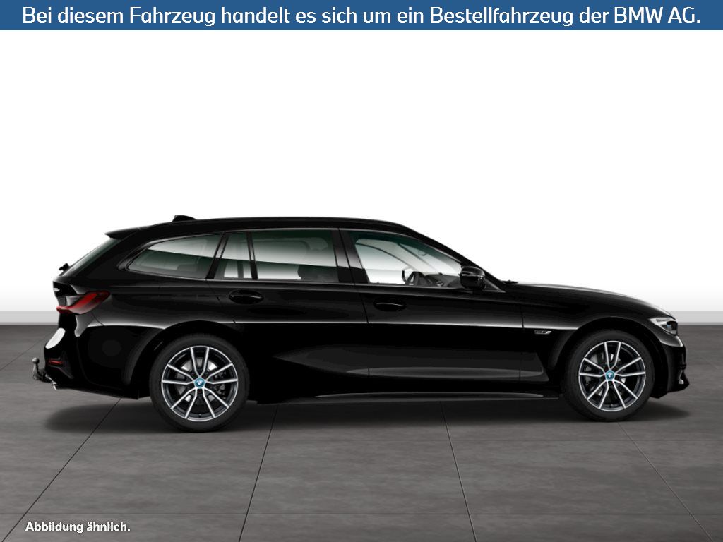 Fahrzeugabbildung BMW 330e xDrive Touring