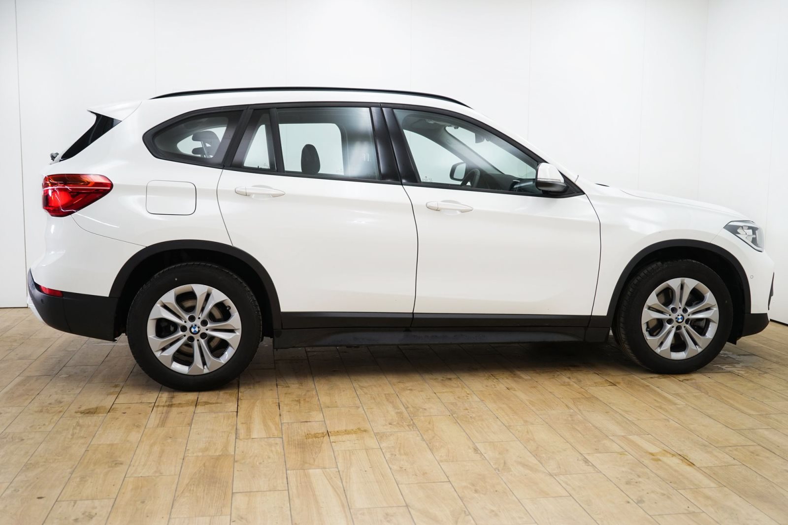 Fahrzeugabbildung BMW X1 xDrive25e [Navi, PDC, SHZ, 17 LMR, Temp.]