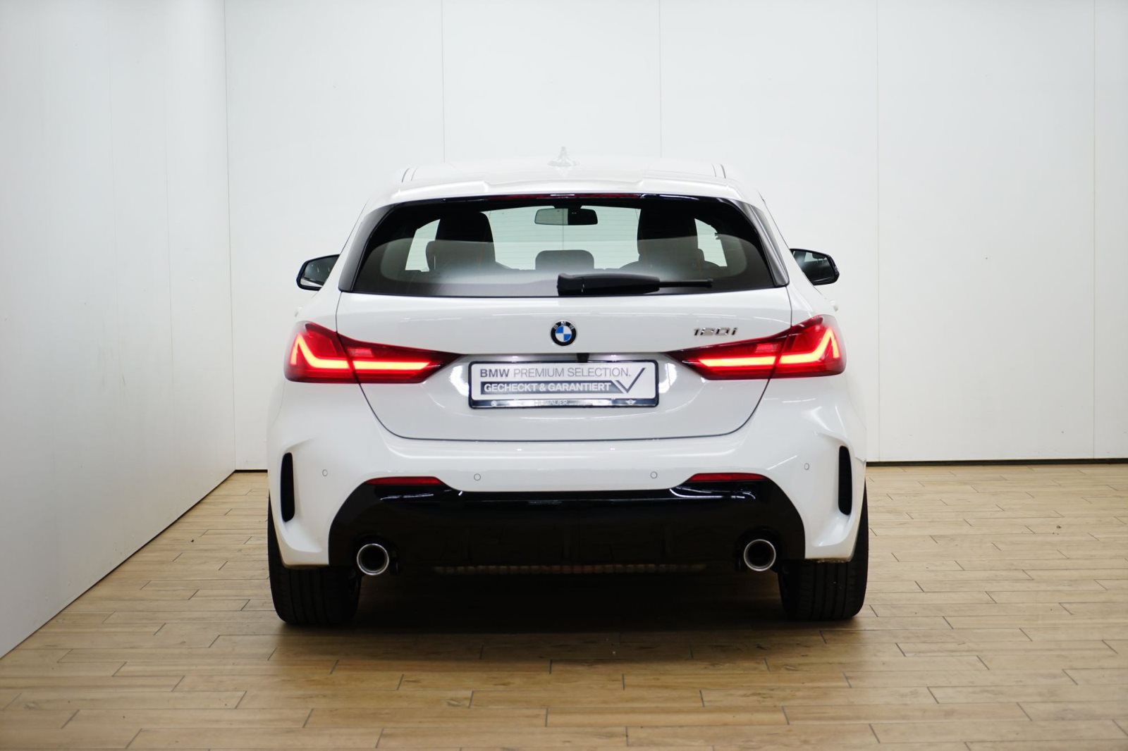 Fahrzeugabbildung BMW 120i 5-Türer [M Sport, LC Prof., LED, 18 LMR]