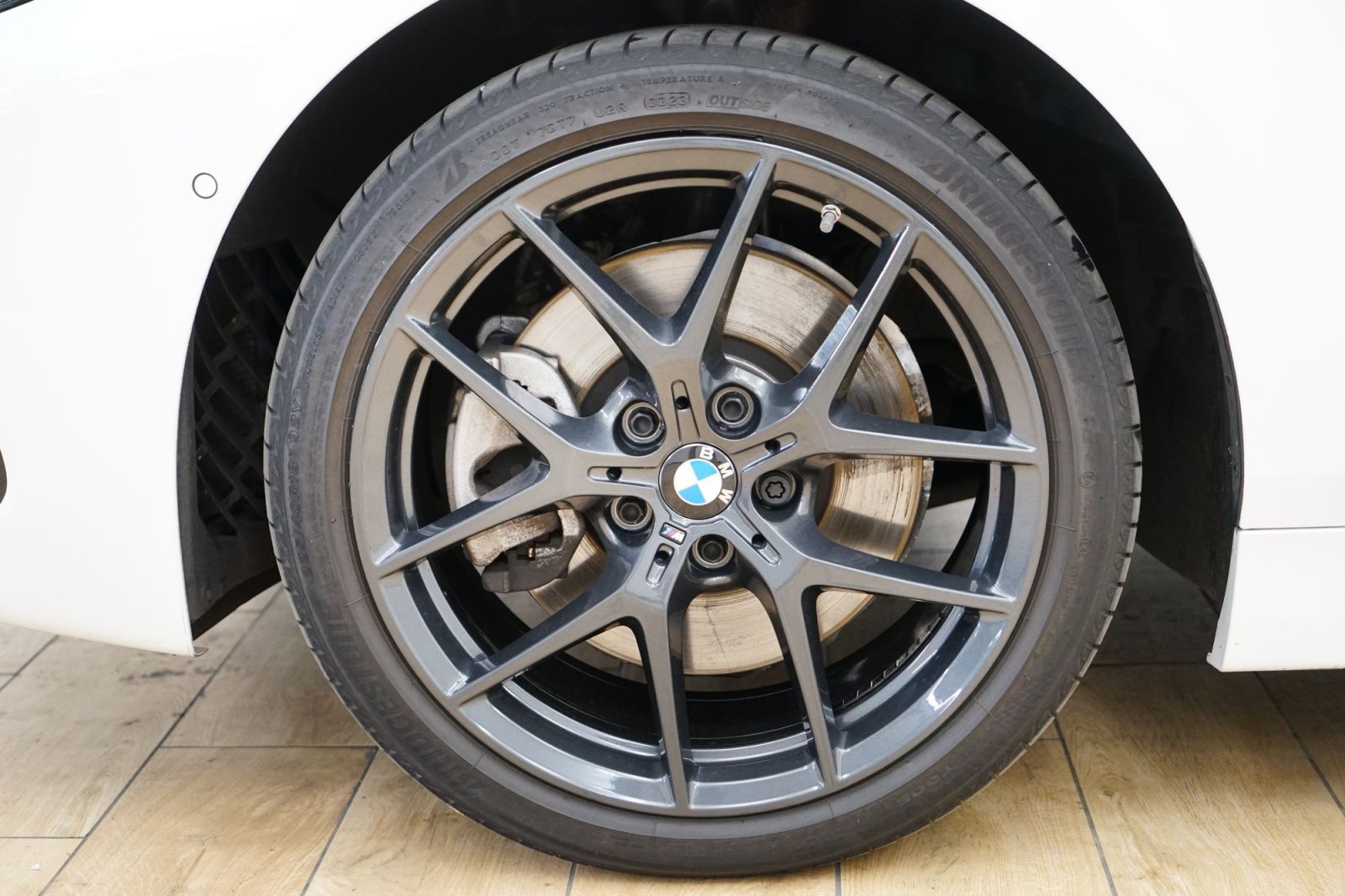 Fahrzeugabbildung BMW 120i 5-Türer [M Sport, LC Prof., LED, 18 LMR]