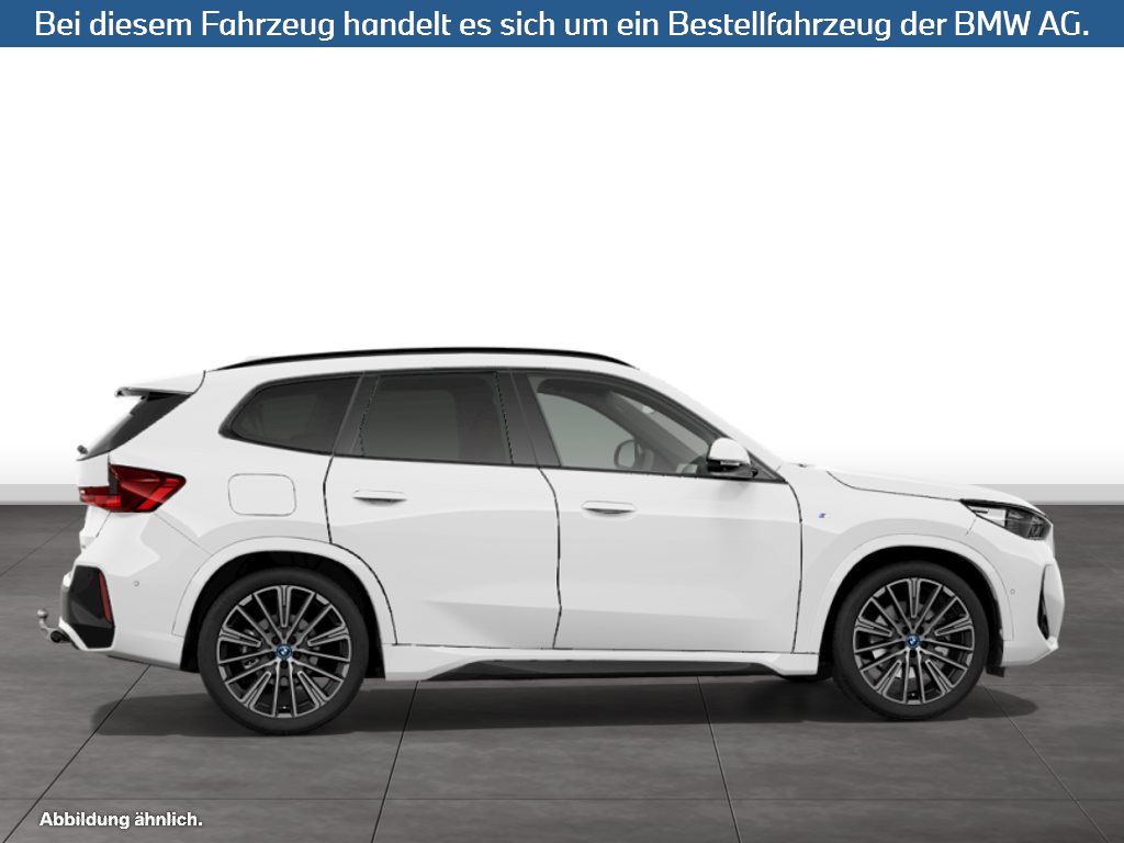 Fahrzeugabbildung BMW iX1 xDrive30