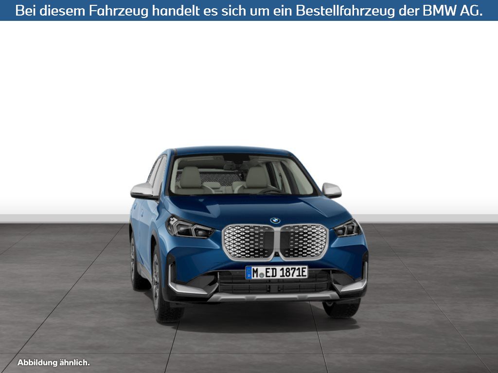 Fahrzeugabbildung BMW iX1 xDrive30