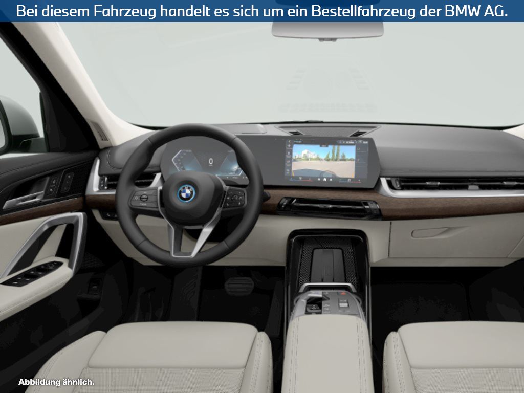 Fahrzeugabbildung BMW iX1 xDrive30