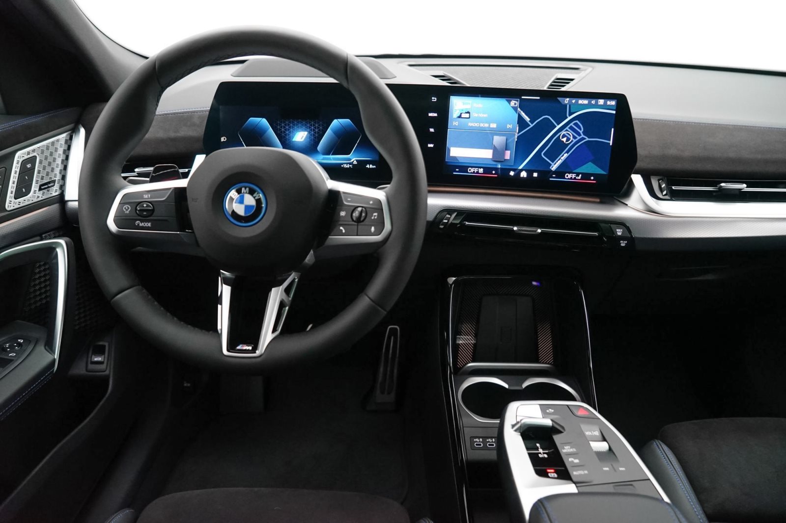 Fahrzeugabbildung BMW iX2 xDrive30 [HUD, ACC, GSD, AHK, h&k Sound]