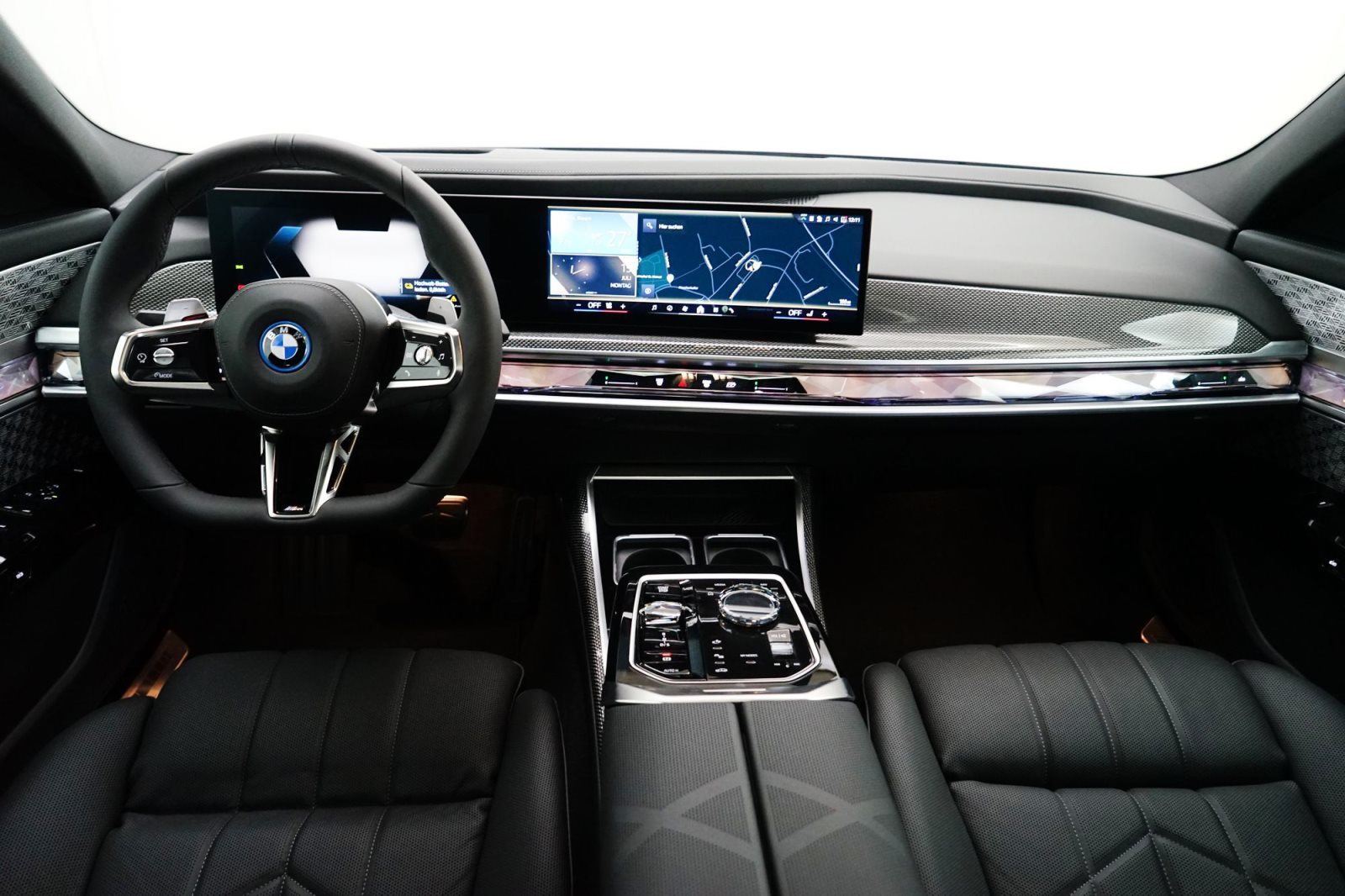 Fahrzeugabbildung BMW 750e xDrive Limousine [M Sportpaket Pro]