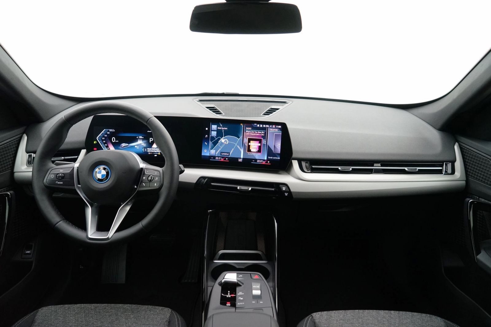 Fahrzeugabbildung BMW iX1 xDrive30 [Navi, RFK, SHZ, LED, 17 LMR]