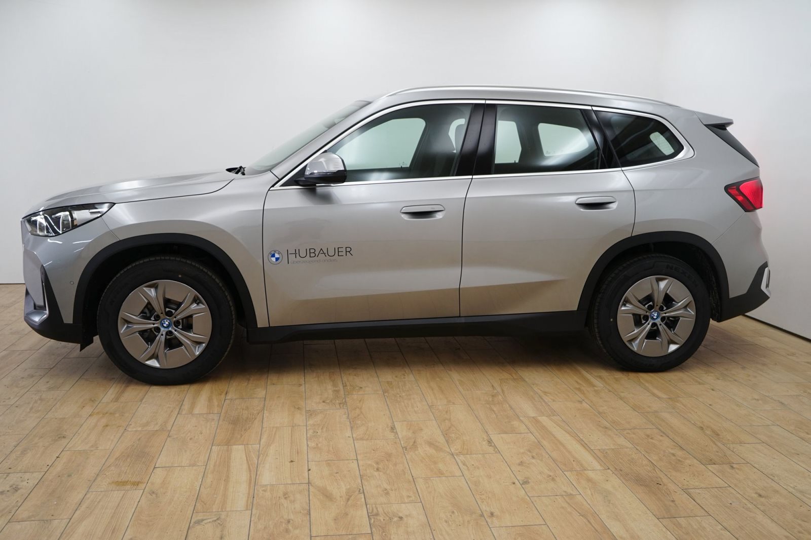 Fahrzeugabbildung BMW iX1 xDrive30 [Navi, RFK, SHZ, LED, 17 LMR]