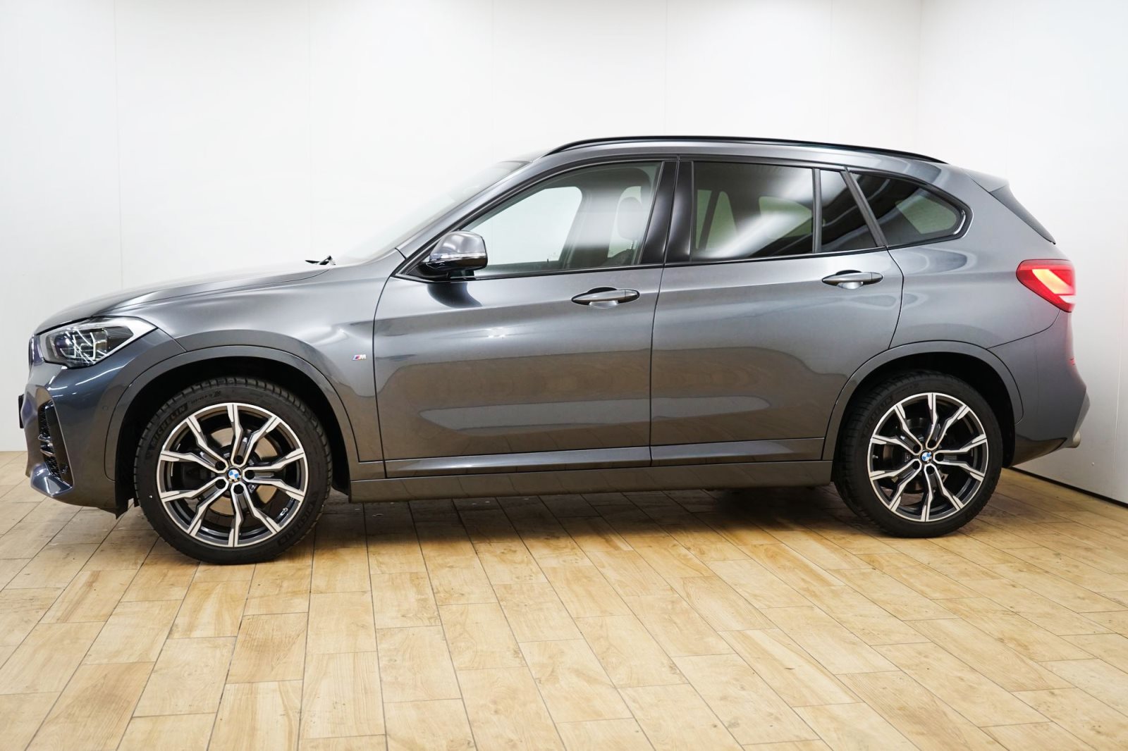 Fahrzeugabbildung BMW X1 xDrive25i [M Sport, Navi, ACC, RFK, AHK, 19 ]