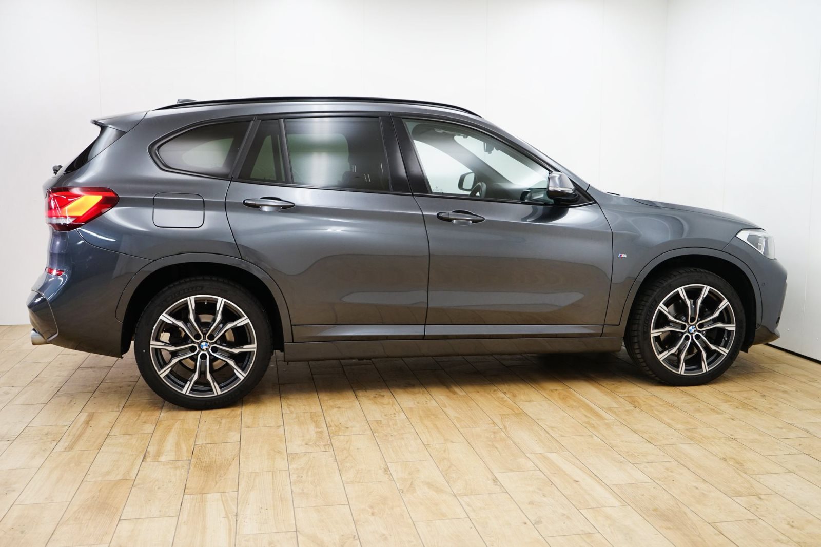 Fahrzeugabbildung BMW X1 xDrive25i [M Sport, Navi, ACC, RFK, AHK, 19 ]