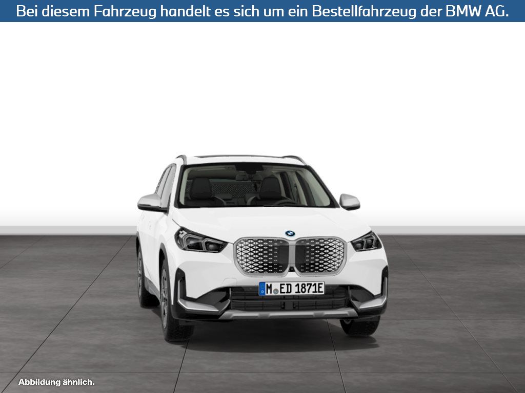 Fahrzeugabbildung BMW iX1 xDrive30