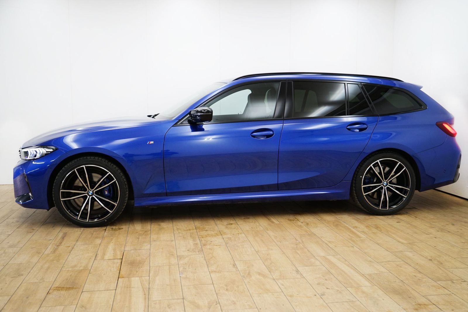 Fahrzeugabbildung BMW M340i xDrive Touring [ACC, RFK, HiFi, 19 LMR]