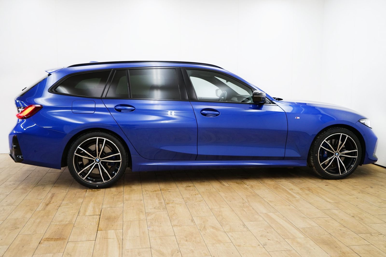 Fahrzeugabbildung BMW M340i xDrive Touring [ACC, RFK, HiFi, 19 LMR]