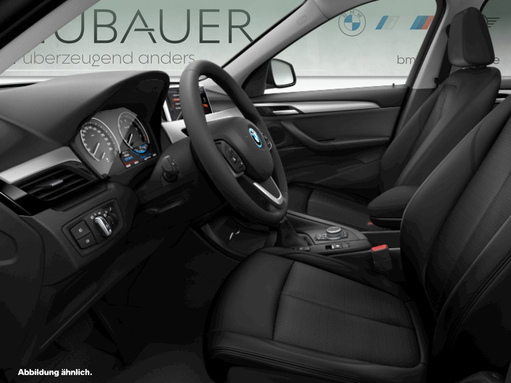 Fahrzeugabbildung BMW X1 xDrive25e [Advantage, Navi, LED, RFK, 18 LM]