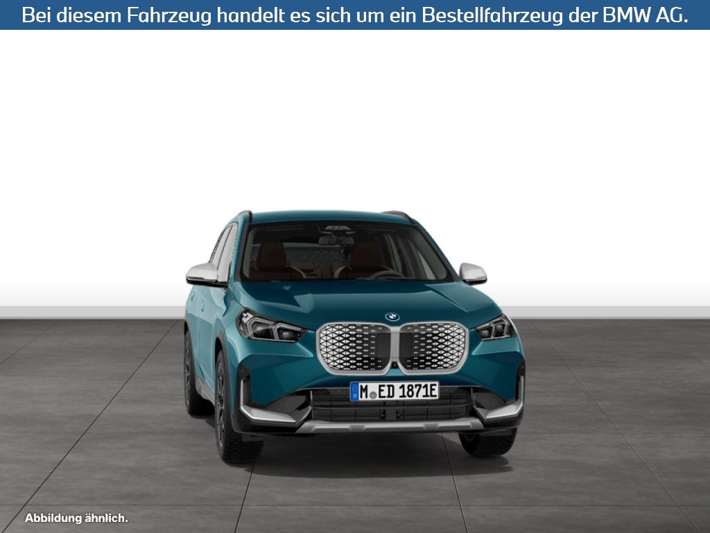 Fahrzeugabbildung BMW iX1 xDrive30