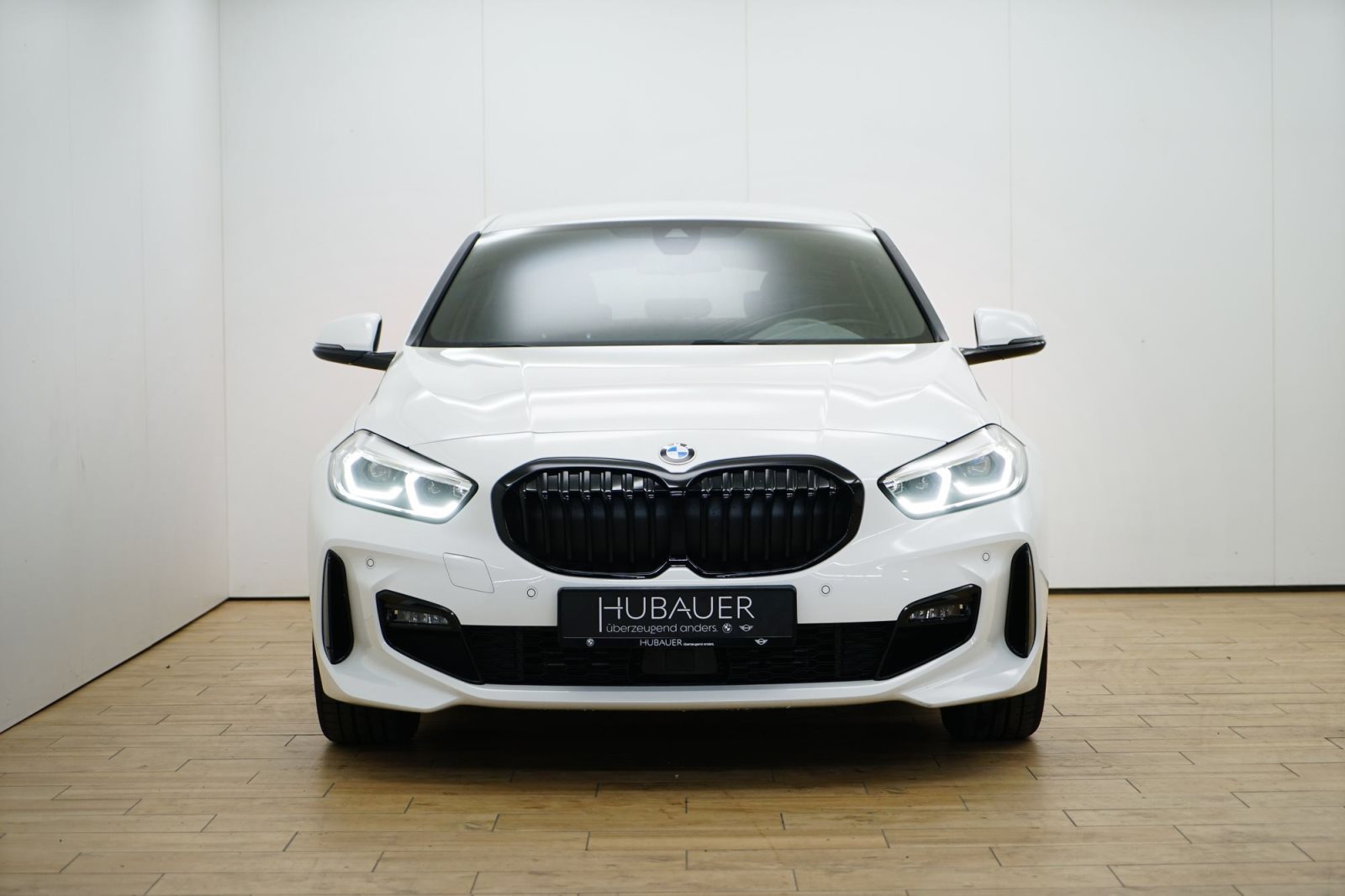 Fahrzeugabbildung BMW 118i 5-Türer [M Sport, LC Prof., ACC, 17 LMR]