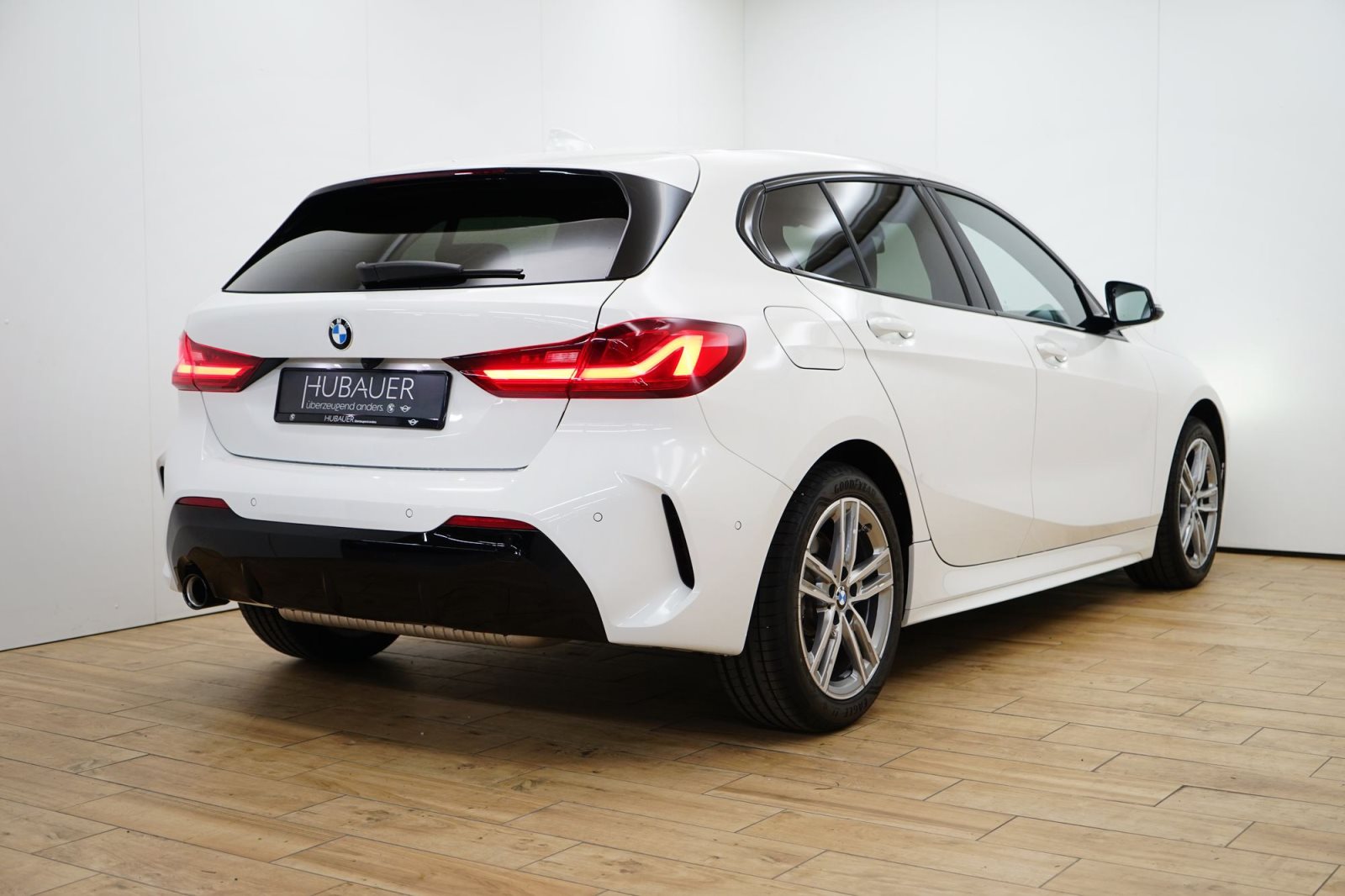 Fahrzeugabbildung BMW 118i 5-Türer [M Sport, LC Prof., ACC, 17 LMR]