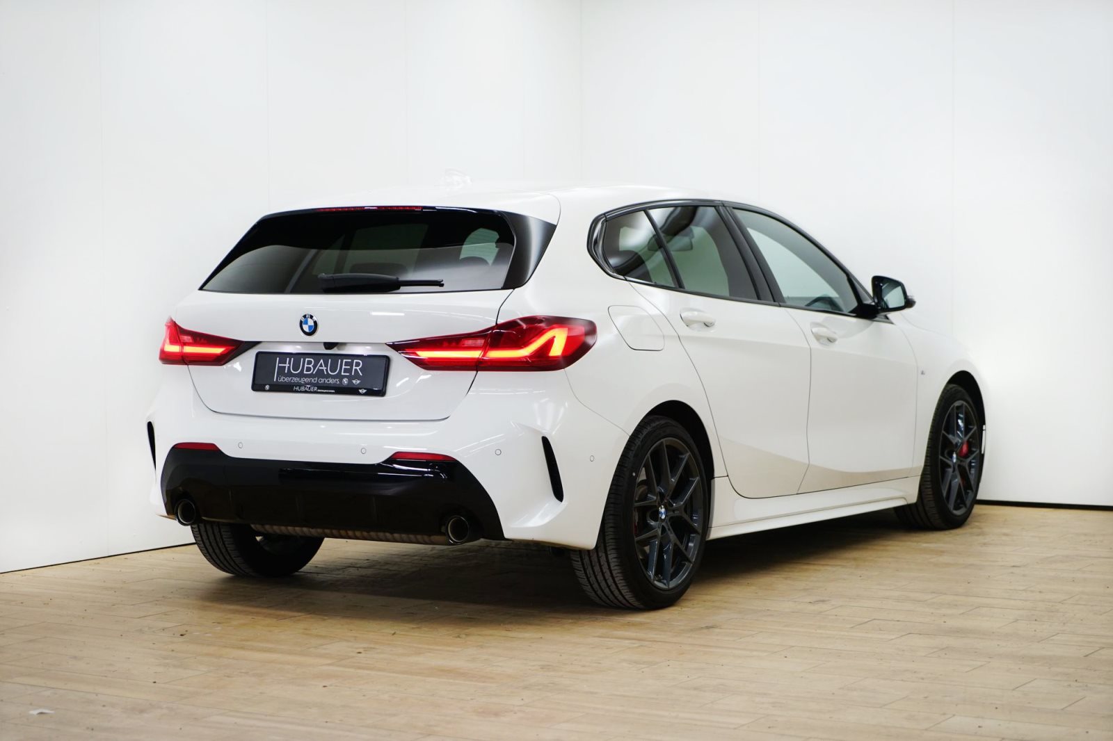 Fahrzeugabbildung BMW 120i 5-Türer [M Sport, Live Cockpit Prof., RFK]