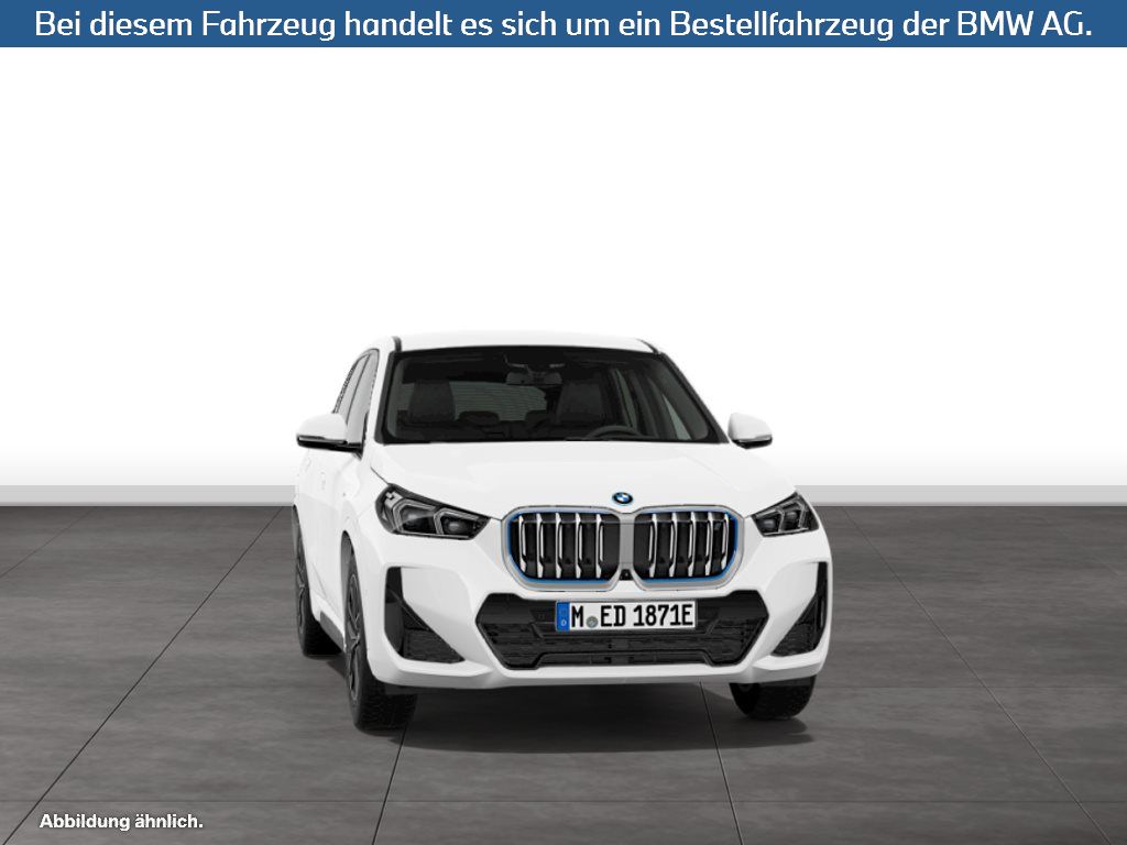 Fahrzeugabbildung BMW iX1 xDrive30