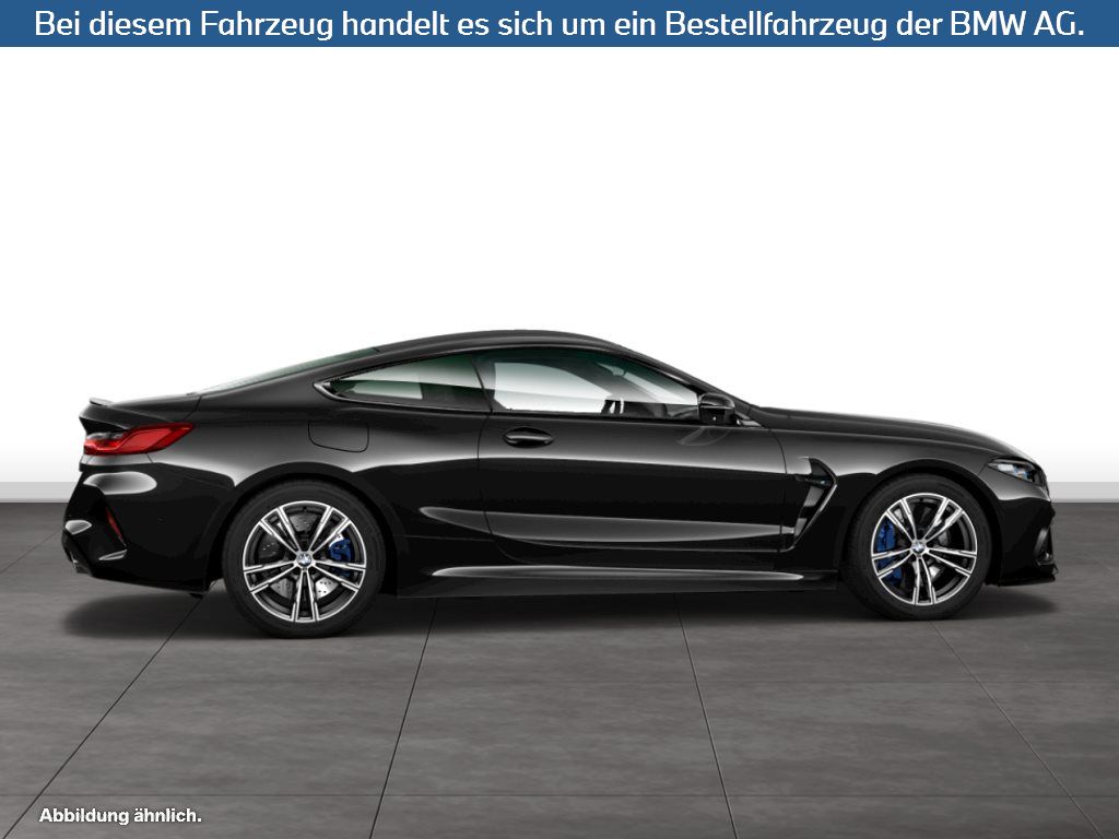 Fahrzeugabbildung BMW M8 Coupé