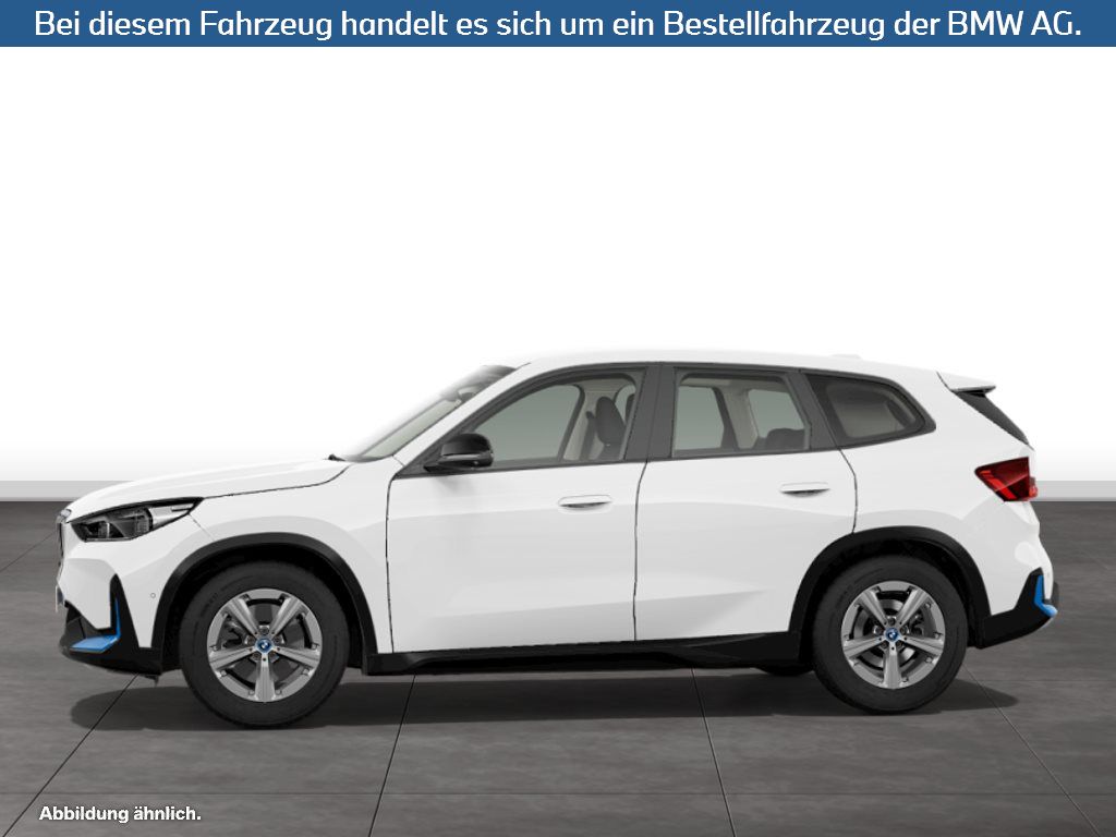 Fahrzeugabbildung BMW iX1 xDrive30