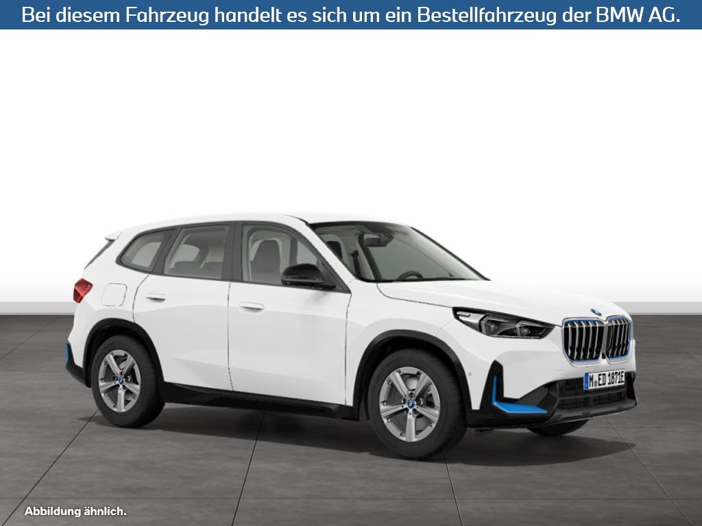 Fahrzeugabbildung BMW iX1 xDrive30