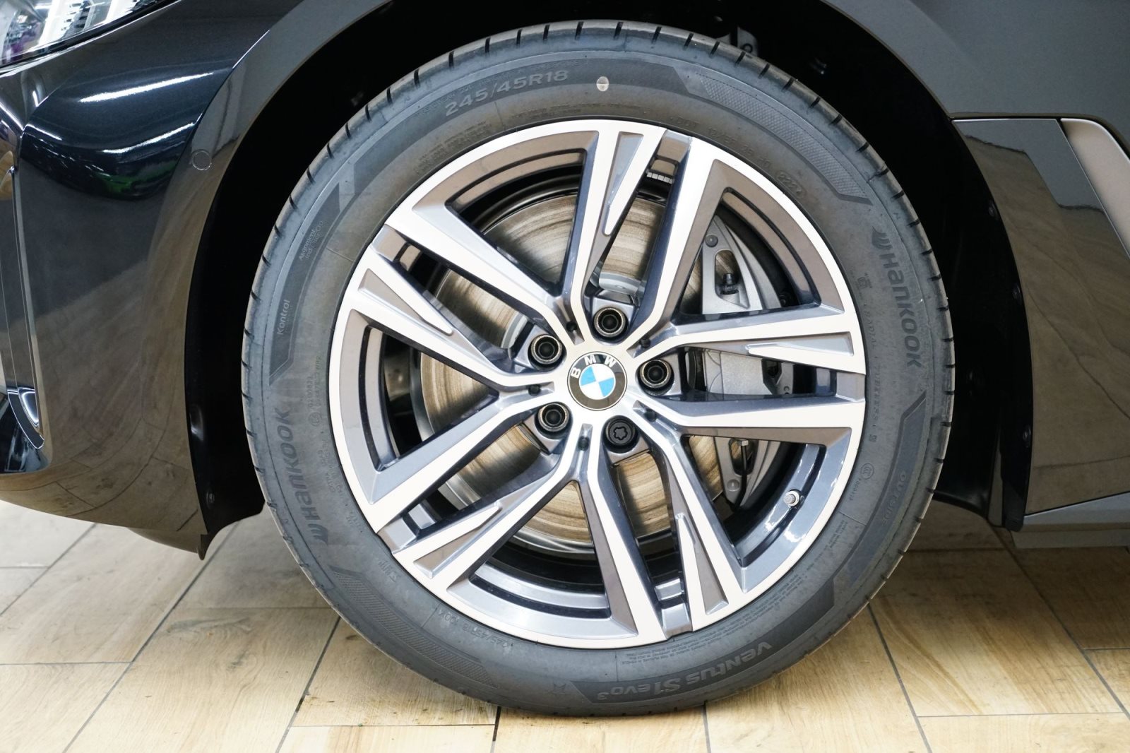 Fahrzeugabbildung BMW i4 eDrive35 [Sport Line, Navi, AHK, ACC, RFK, SHZ]