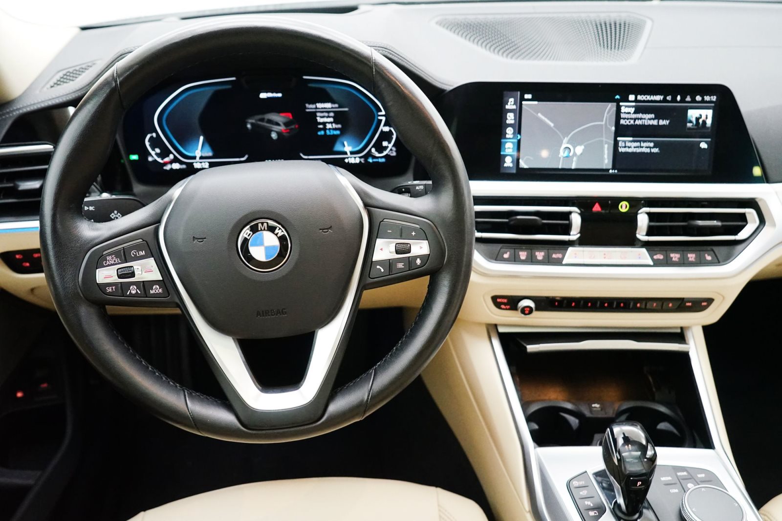 Fahrzeugabbildung BMW 330e xDrive Touring [Luxury Line, LC Prof., HUD]