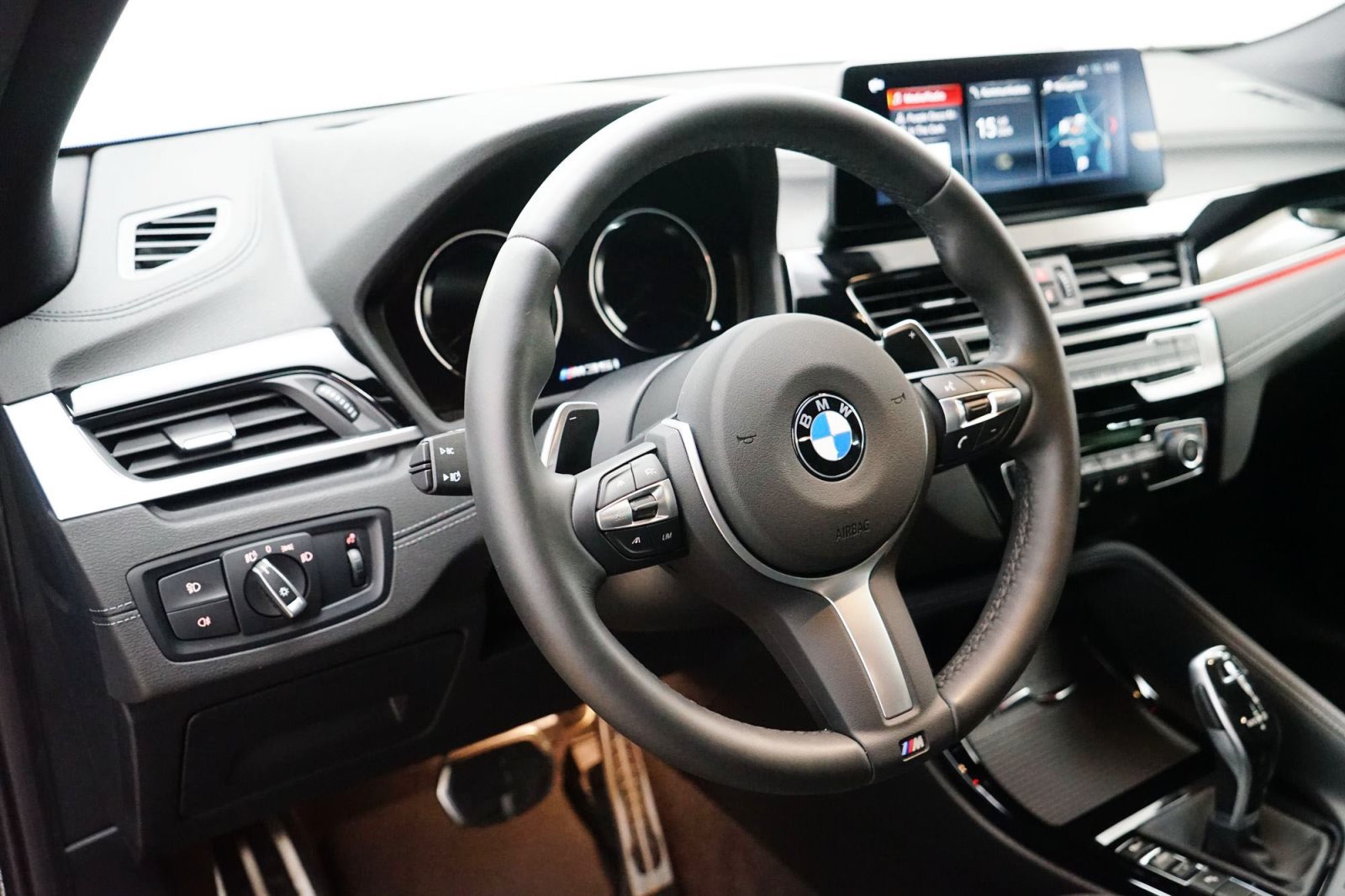 Fahrzeugabbildung BMW X2 M35i [Navi P., HUD, ACC, RFK, HiFi, 20 LMR]