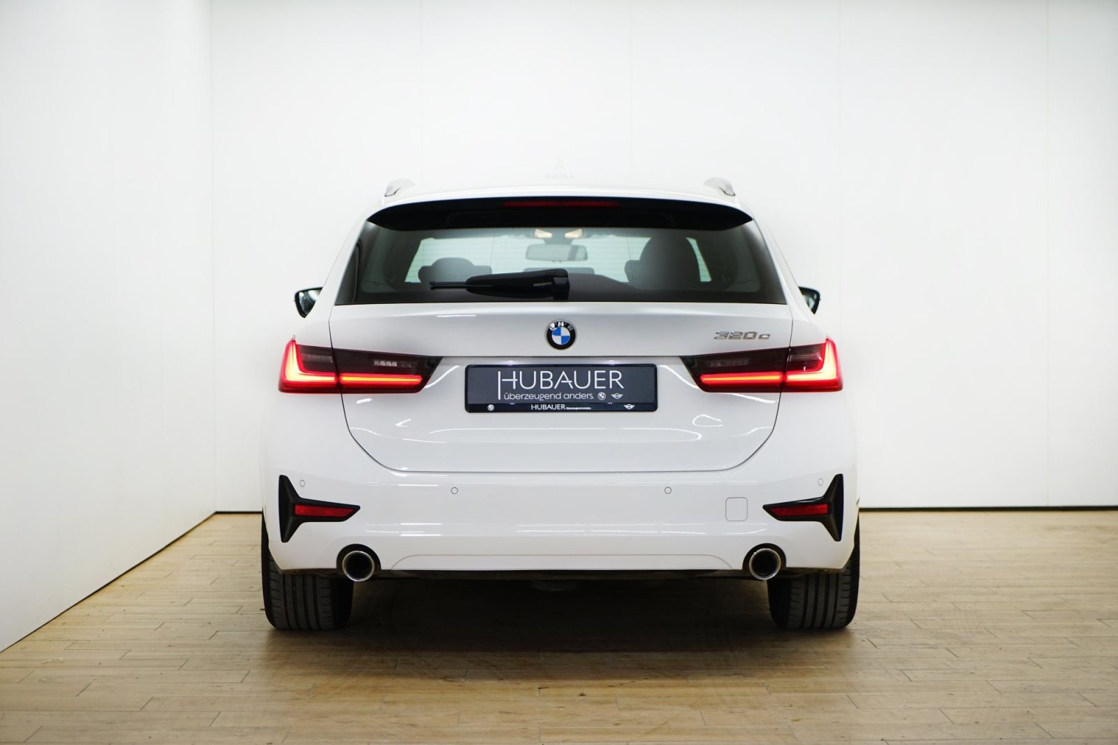 Fahrzeugabbildung BMW 320e Touring [Advantage, LC Prof., PDC, 17 LMR]