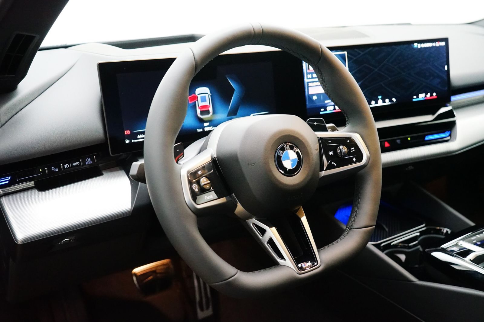 Fahrzeugabbildung BMW 520d xDrive Touring [M Sport, HUD, AHK, ACC]