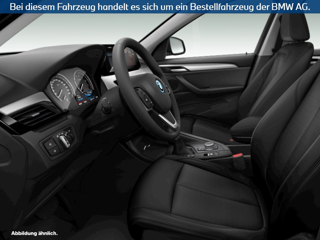 Fahrzeugabbildung BMW X1 xDrive25e