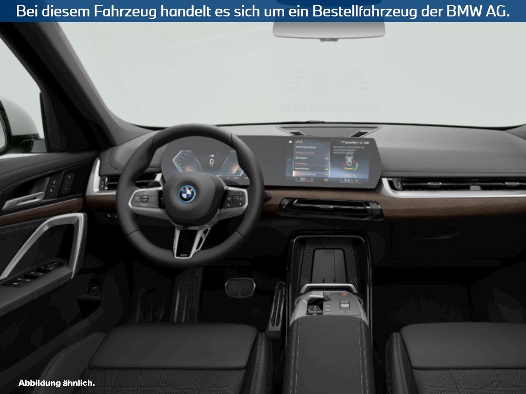 Fahrzeugabbildung BMW iX1 xDrive30