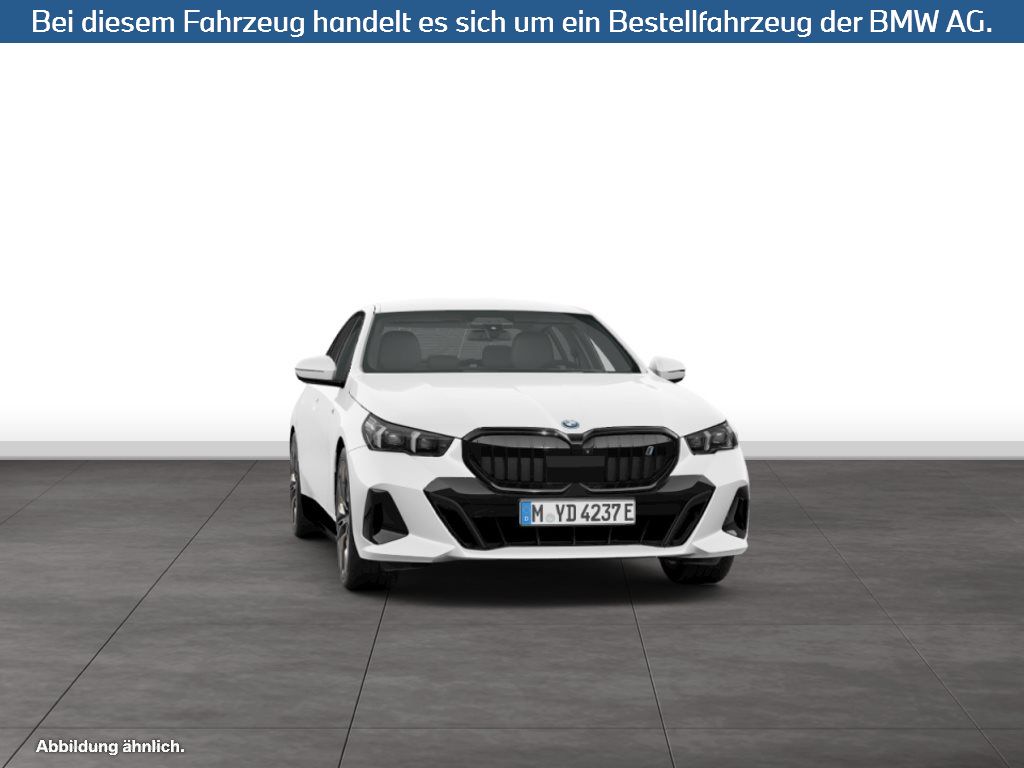 Fahrzeugabbildung BMW i5 eDrive40 Limousine