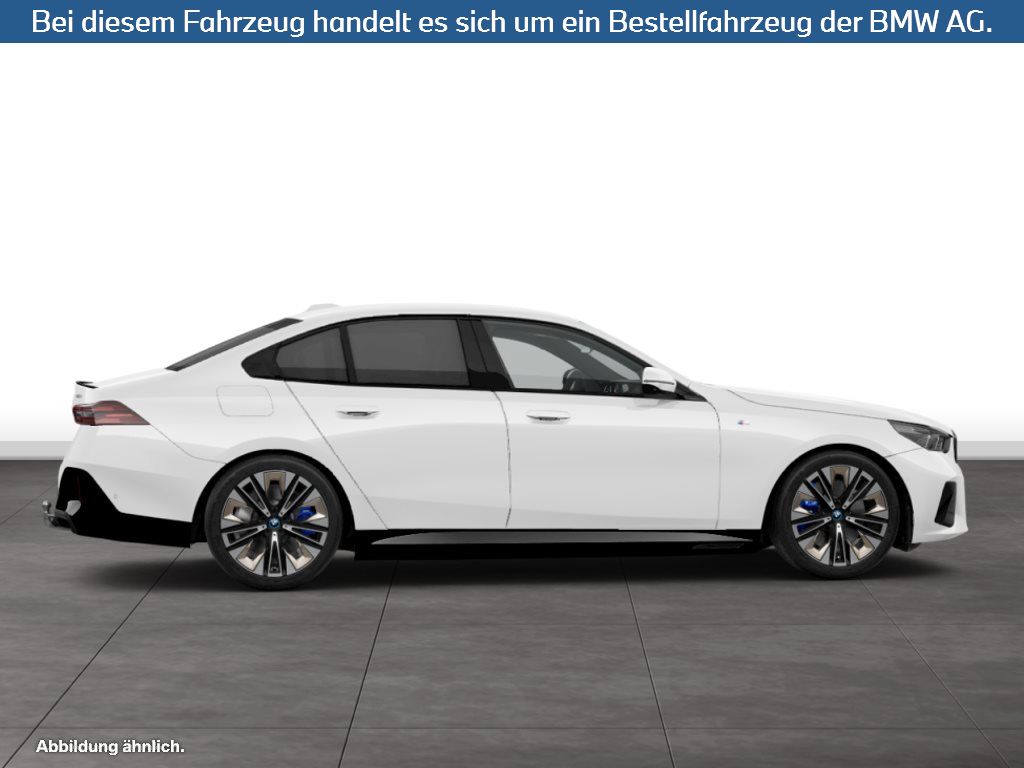 Fahrzeugabbildung BMW i5 eDrive40 Limousine