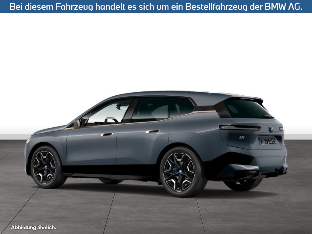 Fahrzeugabbildung BMW iX xDrive40