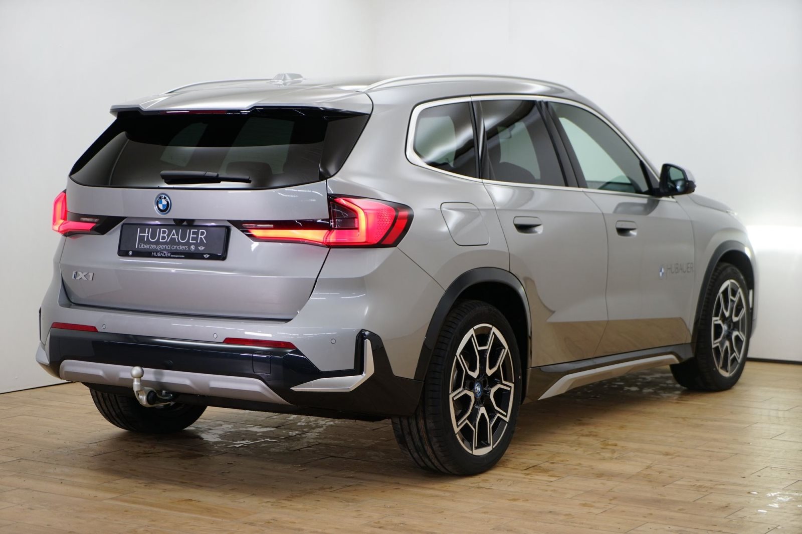 Fahrzeugabbildung BMW iX1 xDrive30 [xLine, Navi, HUD, AHK, ACC, RFK]