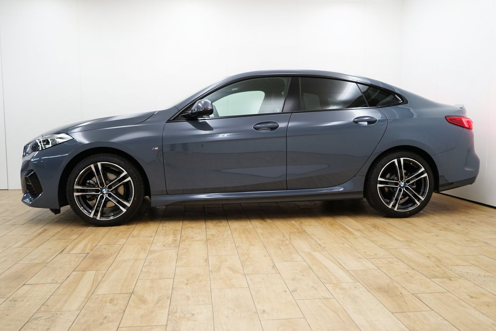 Fahrzeugabbildung BMW 218i Gran Coupé [M Sport, LC Prof., 18 LMR]