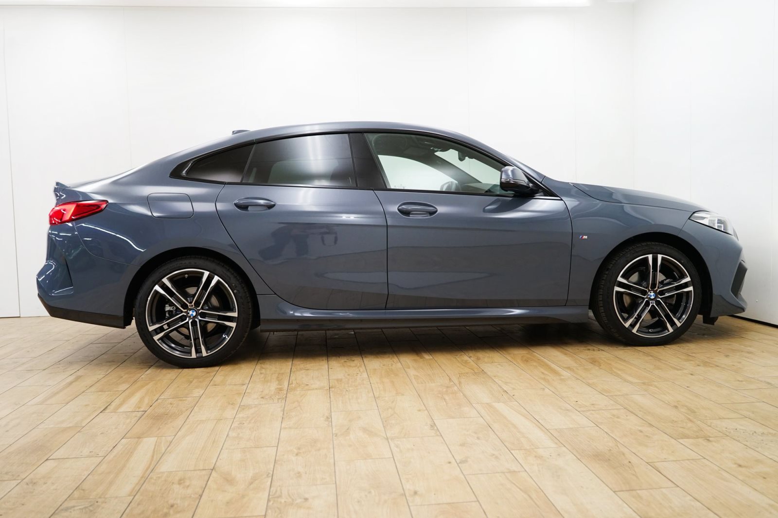 Fahrzeugabbildung BMW 218i Gran Coupé [M Sport, LC Prof., 18 LMR]