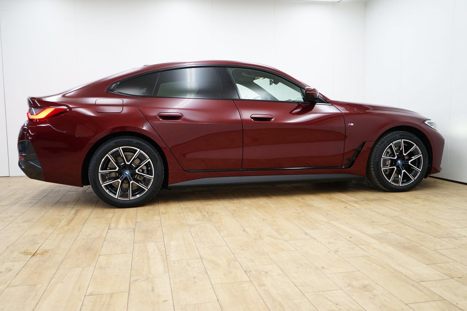 Fahrzeugabbildung BMW i4 eDrive40 Gran Coupé [M Sport, LC Prof., AHK]