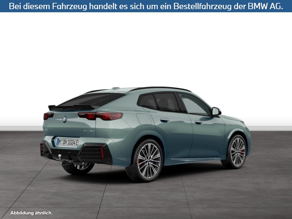 Fahrzeugabbildung BMW iX2 xDrive30