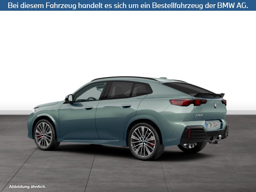 Fahrzeugabbildung BMW iX2 xDrive30