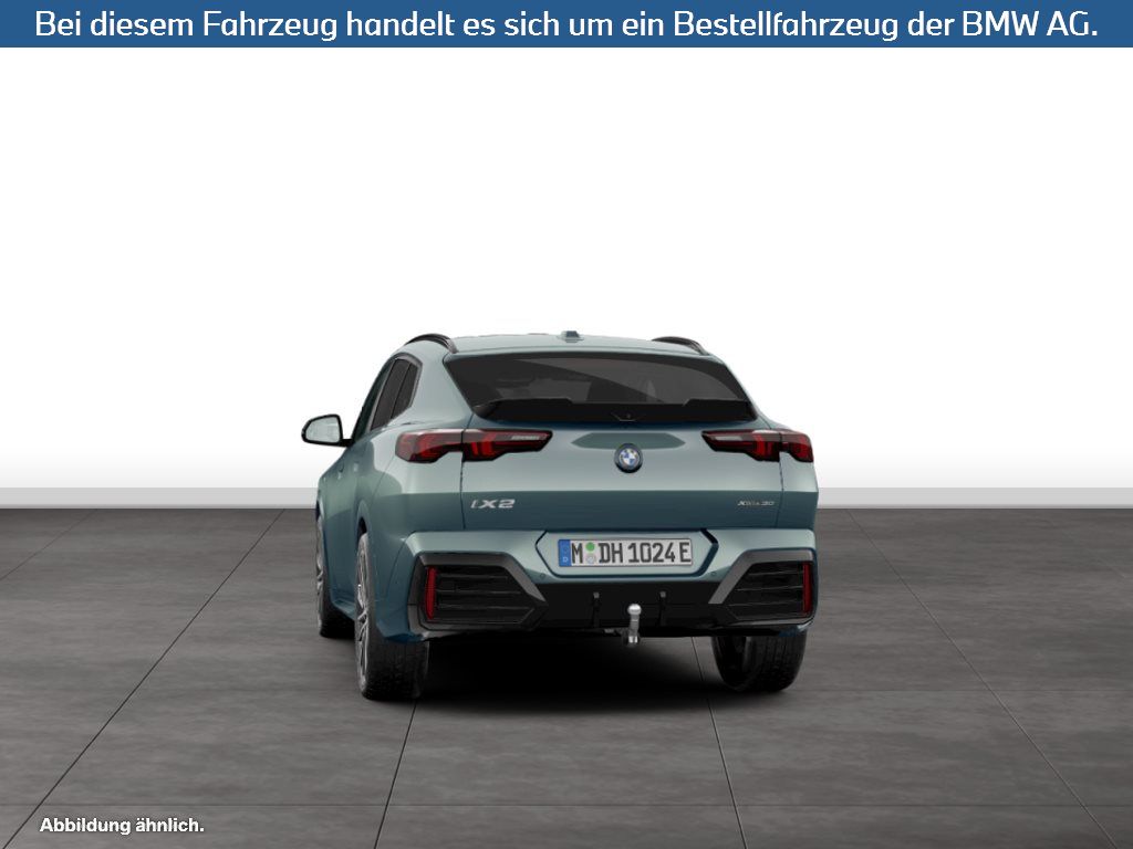 Fahrzeugabbildung BMW iX2 xDrive30