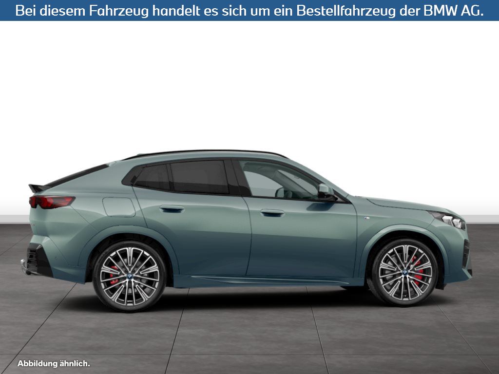 Fahrzeugabbildung BMW iX2 xDrive30