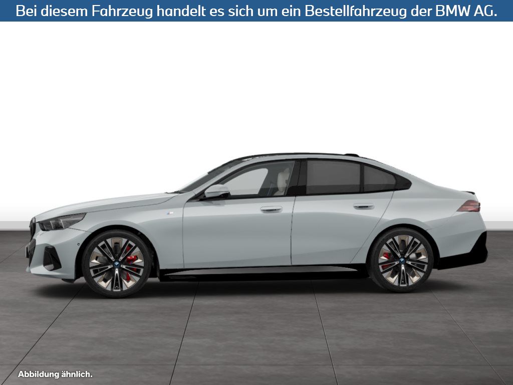 Fahrzeugabbildung BMW i5 eDrive40 Limousine