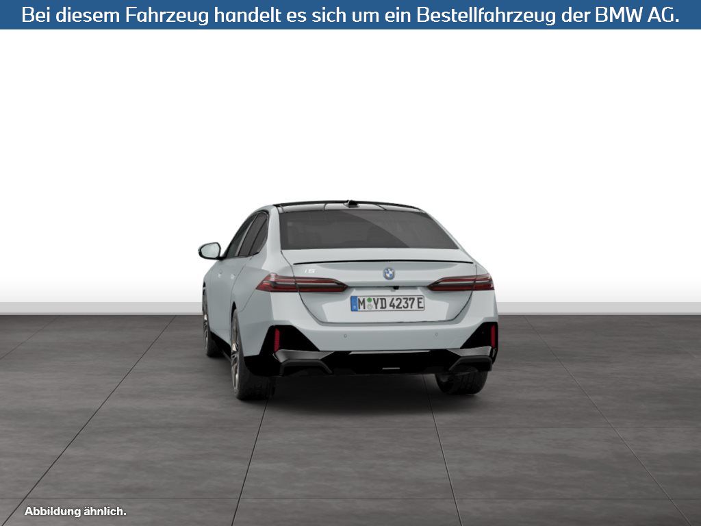 Fahrzeugabbildung BMW i5 eDrive40 Limousine